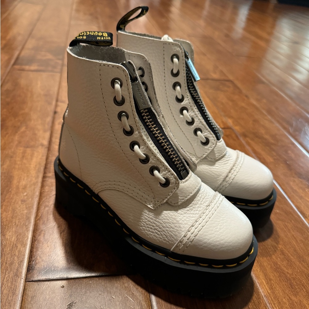 Dr Martens Jadon Sinclair boots in White